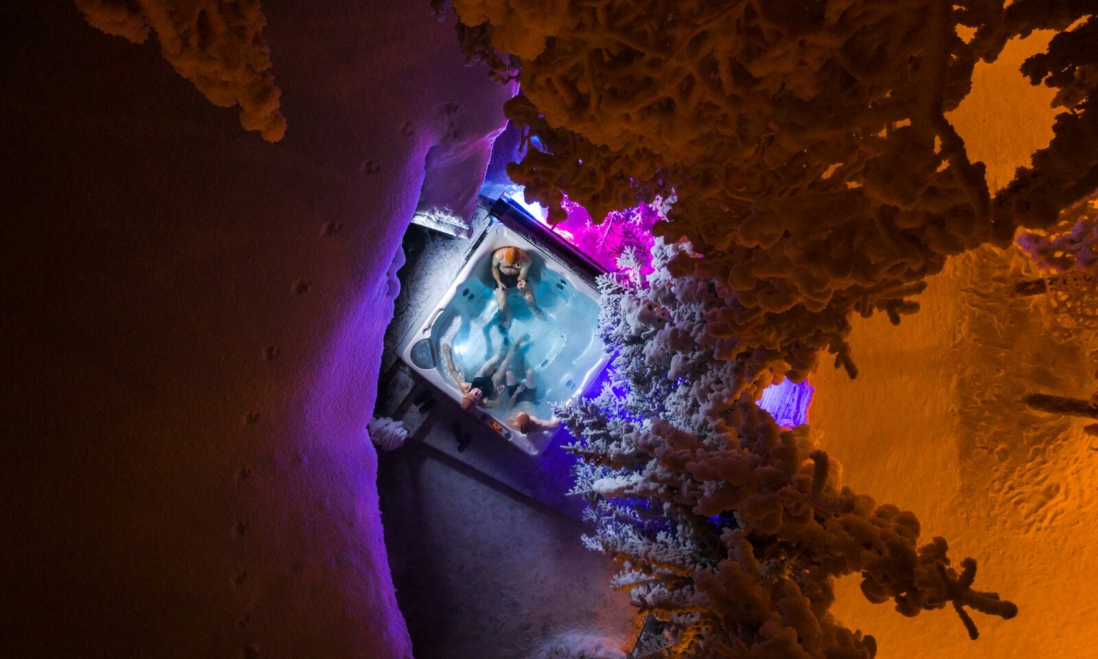 Aerial view of outdoor jacuzzi at Piparina.